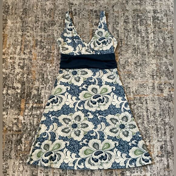 WOMEN’S PATAGONIA FLORAL ACTIVE DRESS! EUC! SIZE M - Picture 1 of 9
